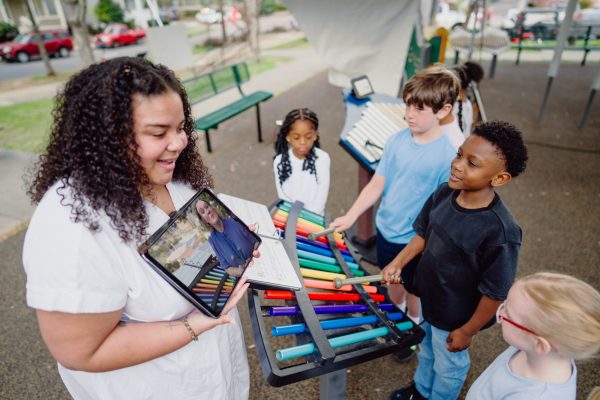 Freenotes Harmony Park Device Holder Stand- The Harmony Method™ (Outdoor Music Instruments)