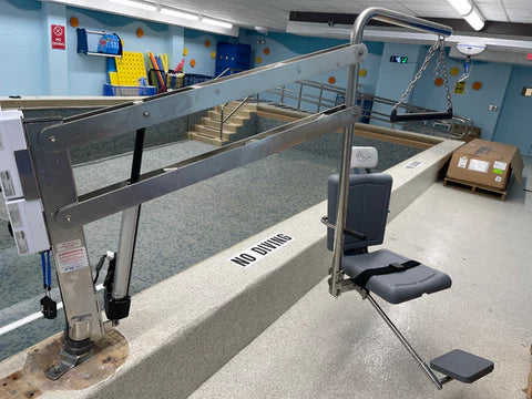 Spectrum Traveler Long Reach Pool Lift