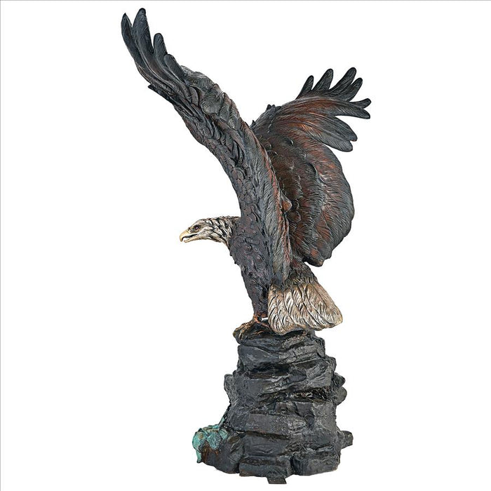 Design Toscano- Strength and Patriotism Bald Eagle Cast Bronze Garden Statue