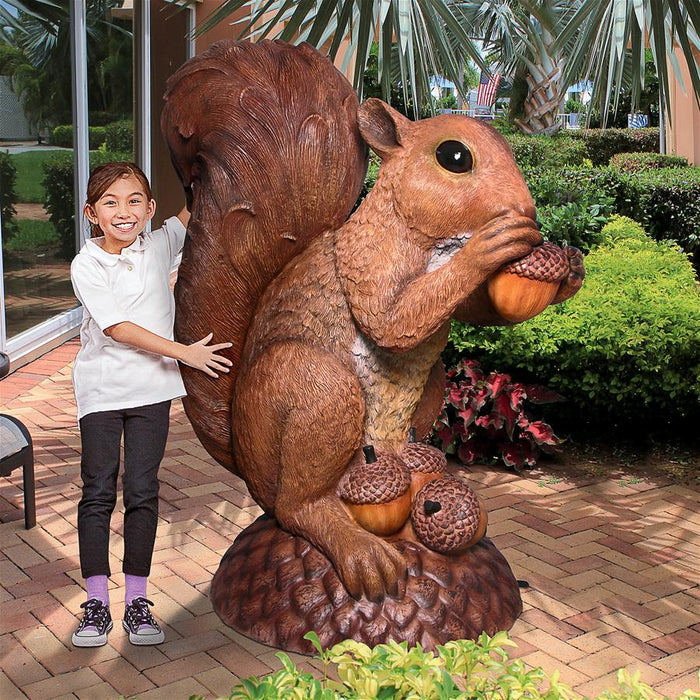 Design Toscano- Wirral the Enormous Squirrel Statue