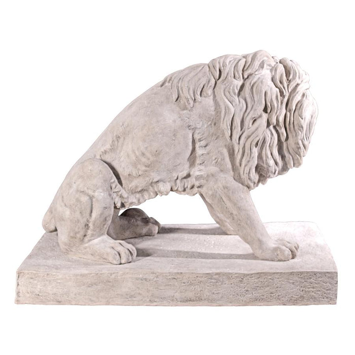 Design Toscano- Kingsbury Garden Giant Lion Sentinel Statue: Looking Left/Right