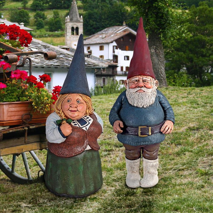 Design Toscano- Mother Dagmar & Father Friedmann Garden Gnome Statue Set